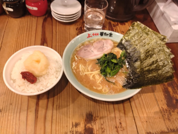 「らーめん(並)¥880+のり5枚¥150+ライス)¥200-」@横浜らーめん 上州田村家の写真