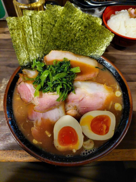 「のり玉チャーシューメン+小ライス」@神田ラーメン わいず 神田本店の写真