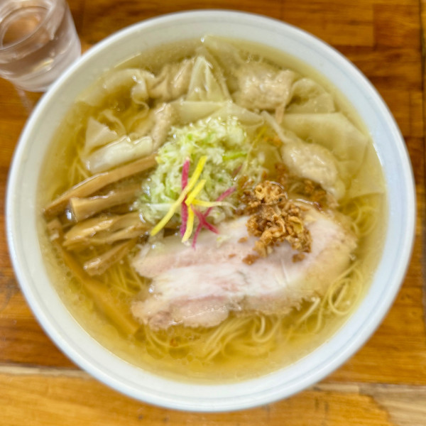 「塩わんたんめん」@支那そば 福々亭の写真