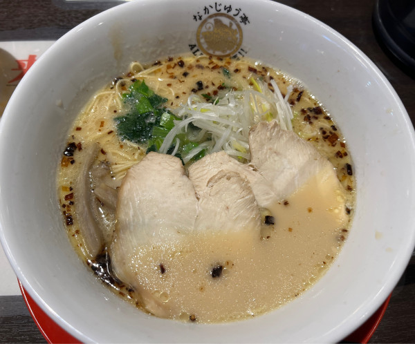 「塩鶏白湯ラーメン」@らーめんや なかじゅう亭 高崎オーパ店の写真