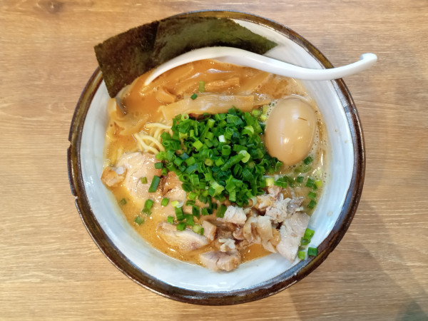 「得製らーめん」@風雲児 横浜店の写真