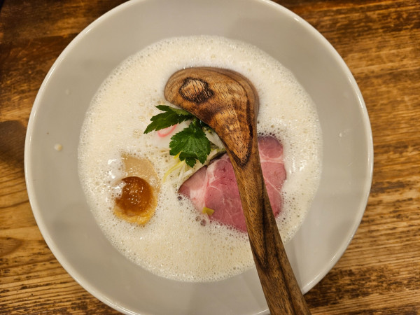 「MOKUMOKUふんわりら～めん」@MENYA MOKUMOKUの写真