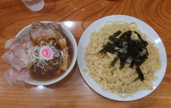 「チャーシューざる（1,490円）+大盛（220円）」@神田らぁめん 悠の写真