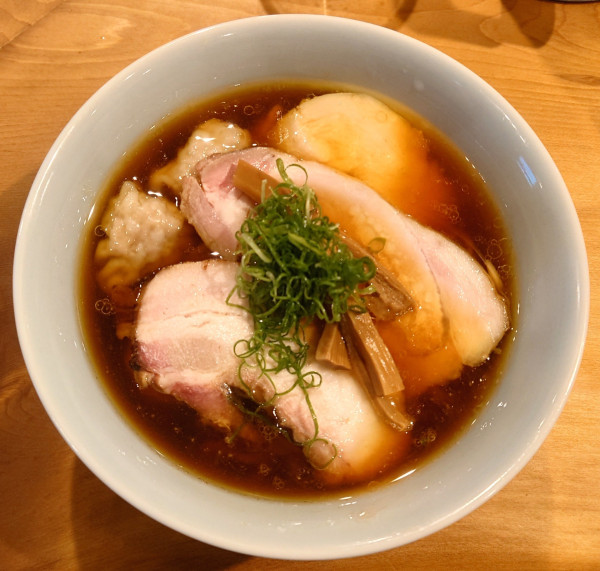 「中華そば（1,200円）+特製（480円）」@中華そば しば田の写真