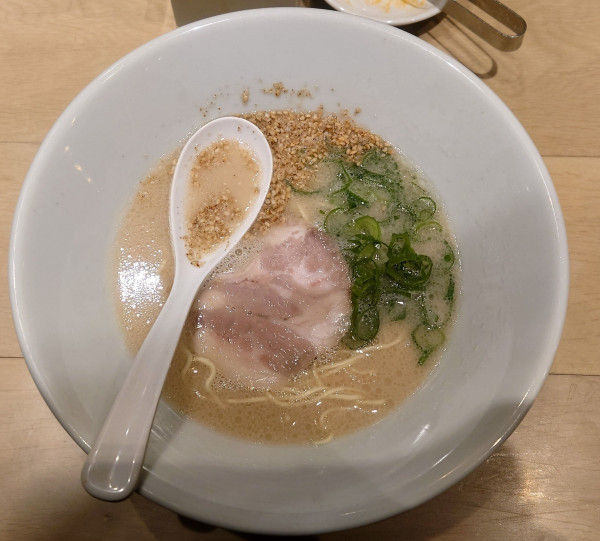 「白丸元味(790円)+替玉(150円)+小玉(100円)」@博多一風堂 駒沢公園店の写真