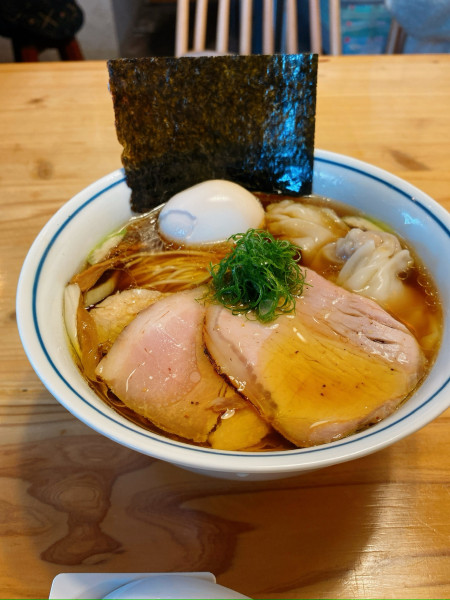 「限定ラーメン（水×地鶏の生醤油らぁ麺）」@penguinの写真