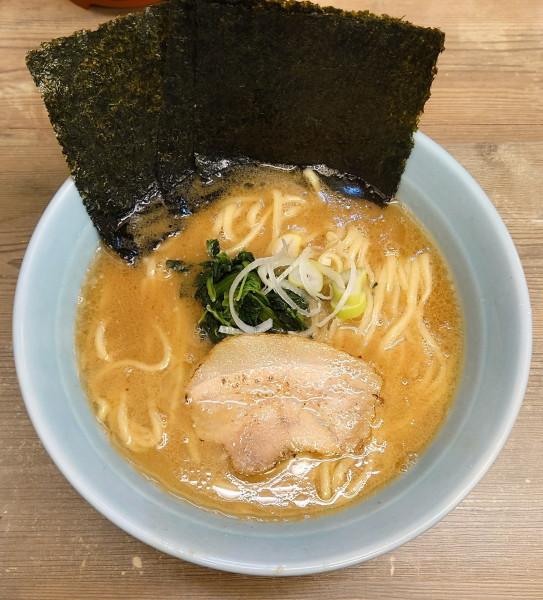 「豚骨味噌ラーメン・並盛（1,000）」@横浜らーめん 渡来武の写真