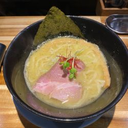 濃厚牡蠣らぁ麺(980円)