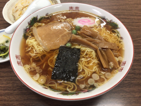「半チャーハン ラーメン 1100円」@多万里食堂の写真