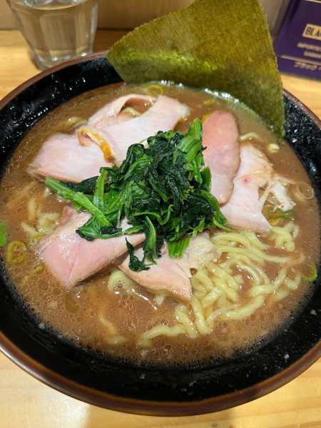 「チャーシューメン、大盛り、ごはん」@秋葉原ラーメン わいずの写真