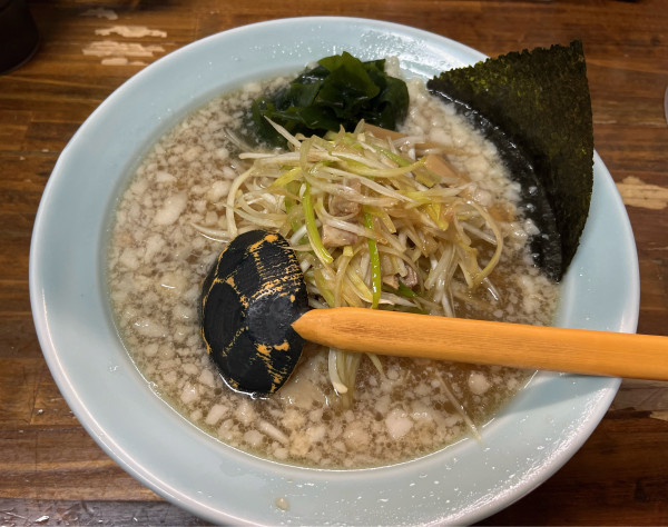 「ネギラーメン　醤油　900円　麺硬」@ニューラーメンショップ 桶川店の写真