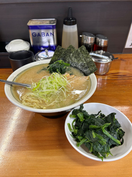 「チャーシュー麺　並　ほうれん草」@カマリヤ大将の写真