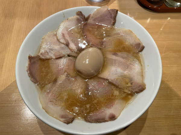 「切り落とし醤油豚骨(太麺、こってり)¥1,280」@らぁ麺や すずの写真