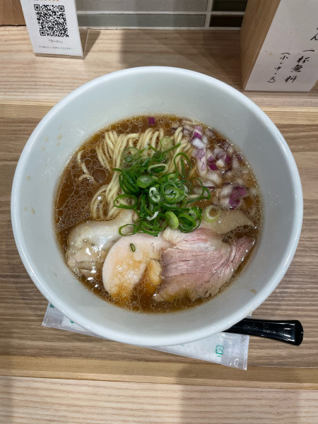 「貝出汁中華そば　醤油(950円)」@貝麺 あおみの写真