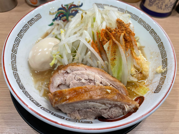 「ミニラーメン、味玉、ビール」@ラーメン豚山 金沢文庫店の写真
