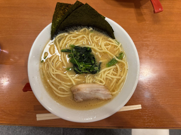 「ラーメン　醤油」@横浜家系ラーメン 若草家 春日井店の写真