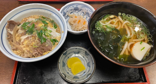 「わかめうどん」@つうつう ハイハイ店の写真