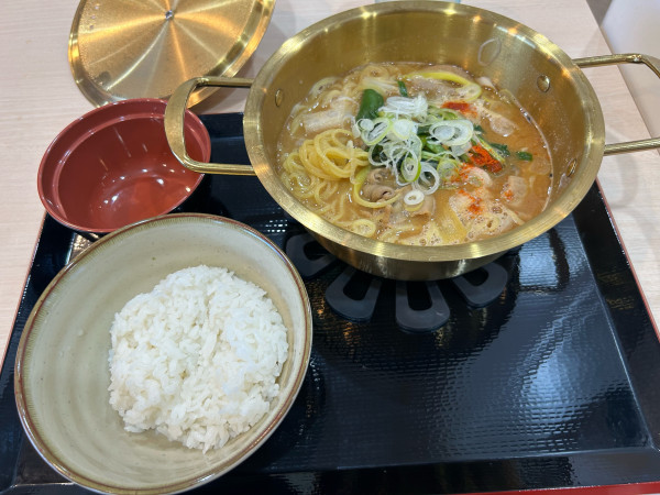 「もつ鍋らーめん小盛りご飯セット980円」@ゆで太郎 水戸見川町店の写真