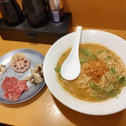 和牛白湯ラーメン
