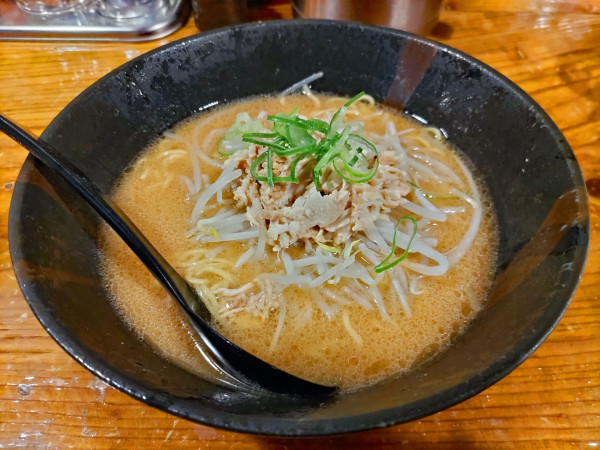 「味噌ラーメン（濃い目）880円」@烏骨鶏ラーメン 天照の写真