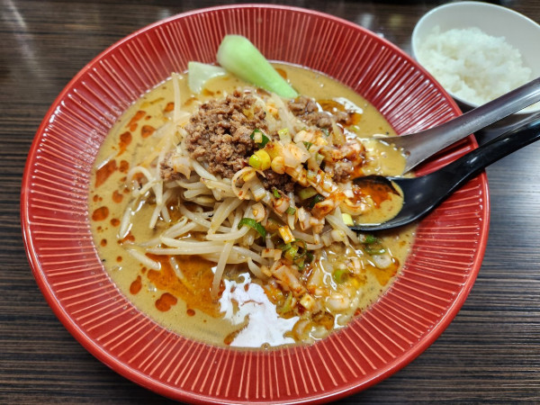 「担々カレーらーめん　小ライスが」@ラーメン 仙花の写真
