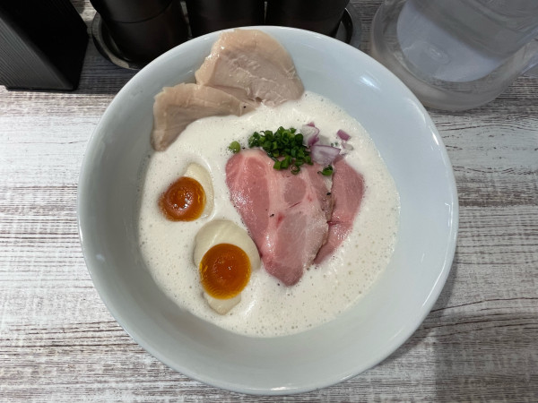「鶏白湯しお(¥980) 味玉(¥150)」@ラーメン家 あかぎの写真