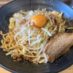 まぜそば並盛り1050円