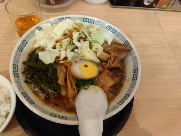 「シングル太肉麺1100円＋小ライス100円」@桂花ラーメン 池袋東口店の写真