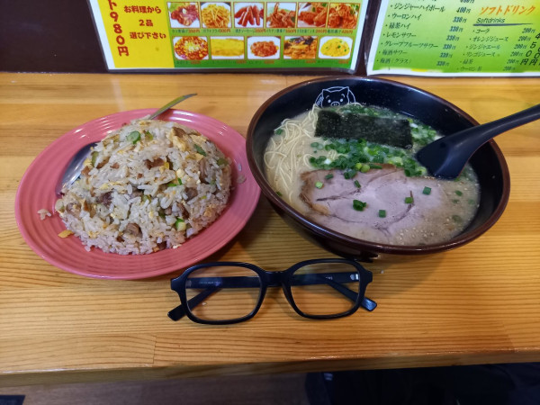 「チャーハンセット(ハリガネ)替玉(ハリガネ)」@博多ラーメン 長浜や 平和島店の写真