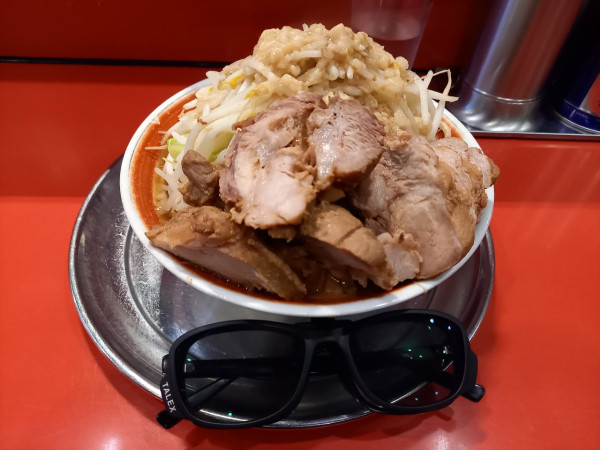 「小ラーメン豚入り(野菜マシ・アブラマシマシ)」@ラーメンタロー 五反田の陣の写真