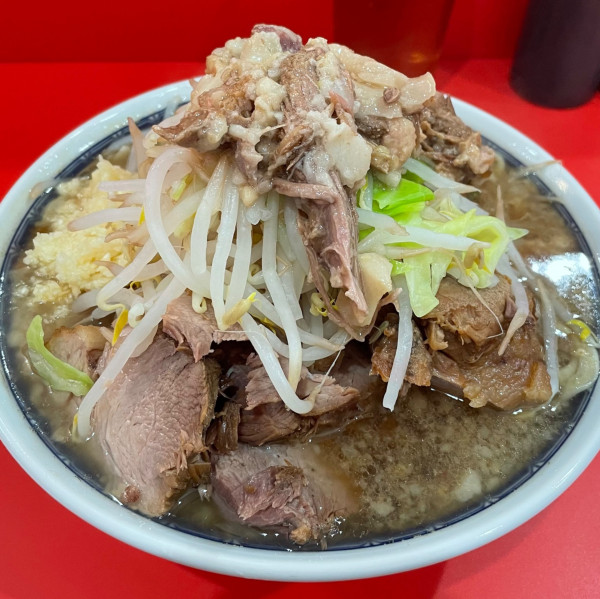 「大ラーメン 850円 + 豚増し 150円（蒜・脂マシマシ）」@ラーメン二郎 朝倉街道駅前店の写真