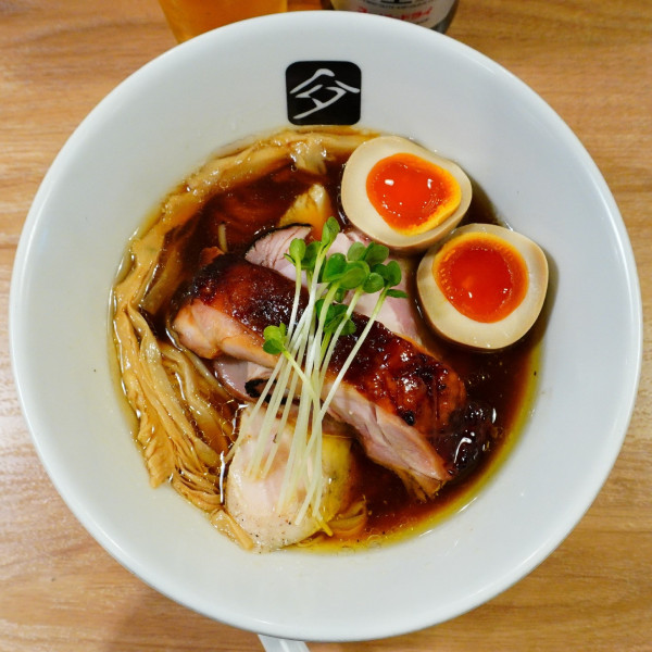 「味玉鶏の中華そば＋スーパードライ小瓶」@中華そば 髙野の写真