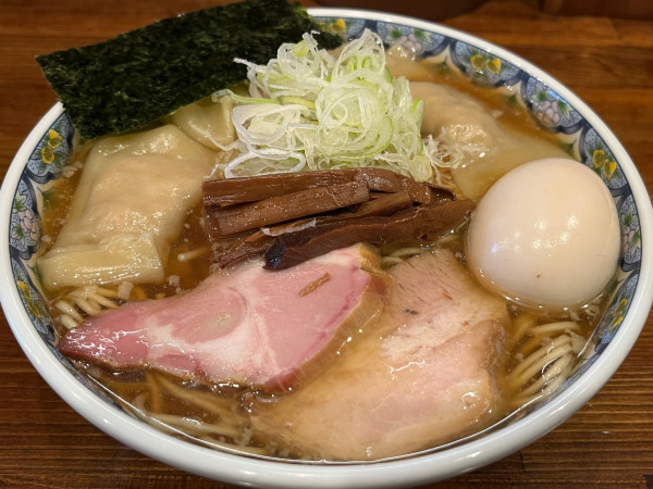 「奈つやのもちもち雲呑味玉中華そば」@奈つやの中華そばの写真