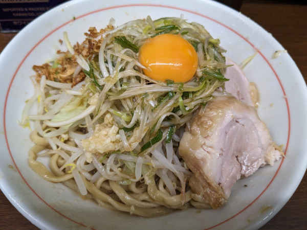 「小ラーメン＋汁なし＋ネギ」@ラーメン二郎 横浜関内店の写真