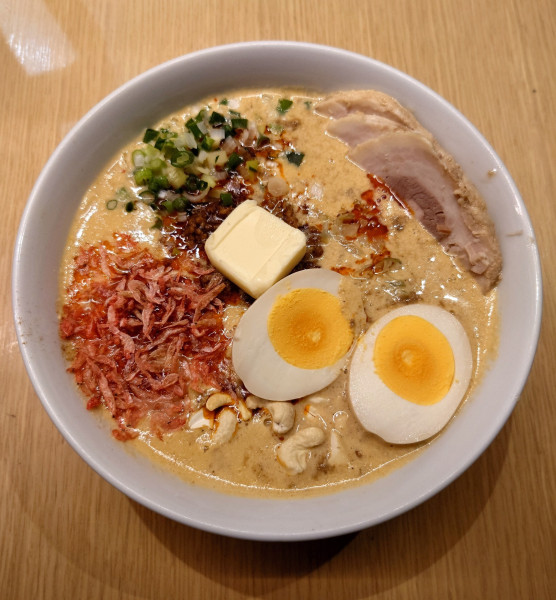 「豆乳バター担々麺+味玉、チャーシュー(1280円)」@甲州屋 別邸の写真