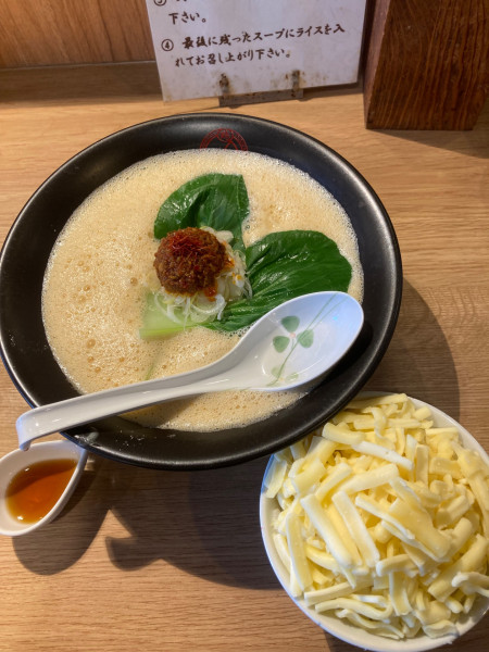 「鶴舞屋の坦々麺　チーズごはん」@麺処 鶴舞屋の写真