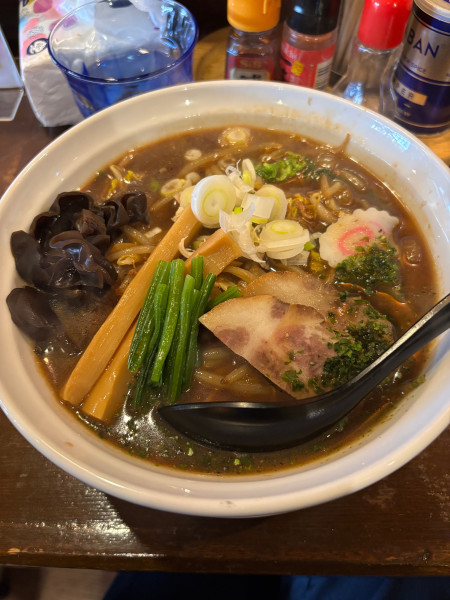 「黒しょうゆラーメン➕麺固め」@じゃらしの写真