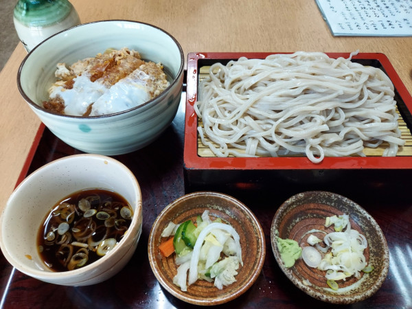 「もりそば・半かつ丼セット 980円」@上州屋の写真