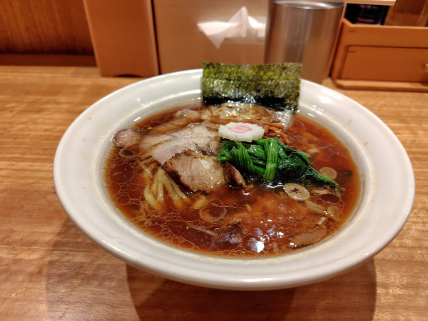 「醤油ラーメン¥900」@長岡食堂 横浜西口店の写真