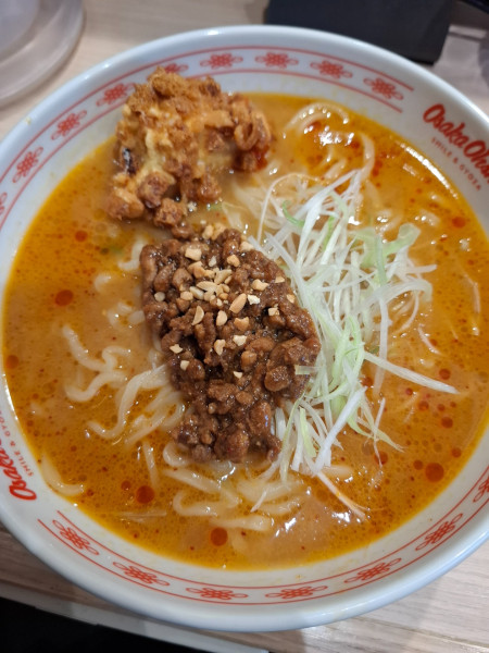 「ゴジラ担々麺１１９０円」@大阪王将 神保町店の写真