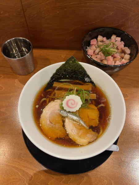 「三段仕込み醤油らーめん（970円）」@ほんだめん。の写真