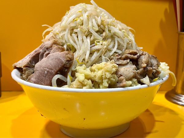 「クリスマスイブ限定 丸鶏スープ 大ラーメン しょうが」@ラーメン二郎 八王子野猿街道店2の写真