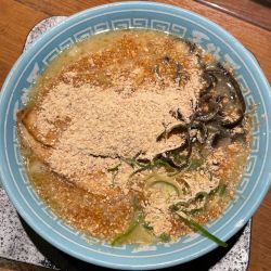 ラーメン 930円（ニンニク多め）