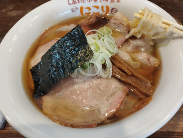 「チャーシューそば(1,600)」@しあわせ中華そば食堂 にこりの写真