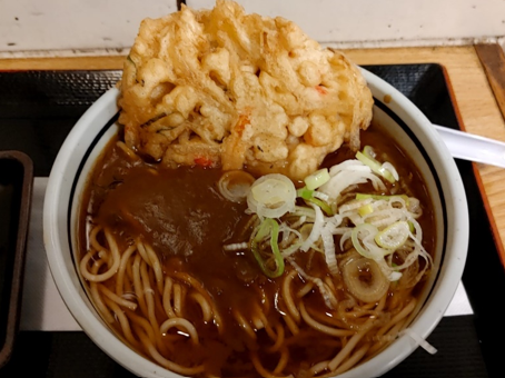 「カレーそば（520円）、かき揚げ（150円）」@駅そば大宮の写真