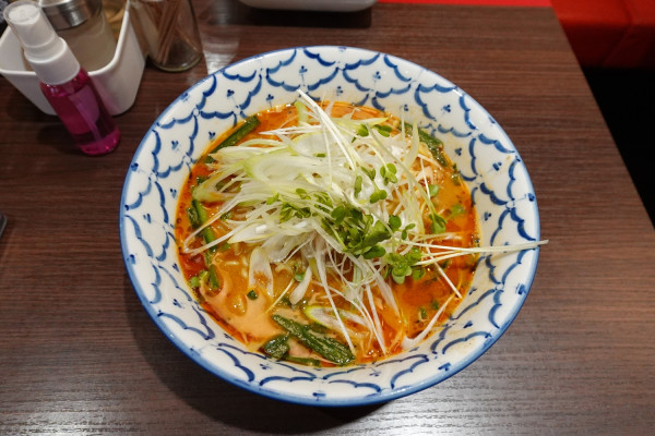 「坦々メン￥７１５」@餃子会館の写真