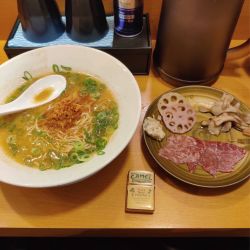 和牛白湯ラーメン