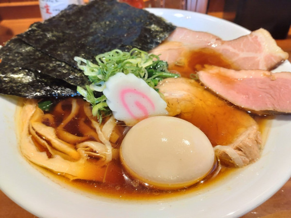 「特製中華そば大盛」@麺屋 真心の写真