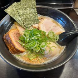 全部入りラーメン(バリカタ) 1,180円