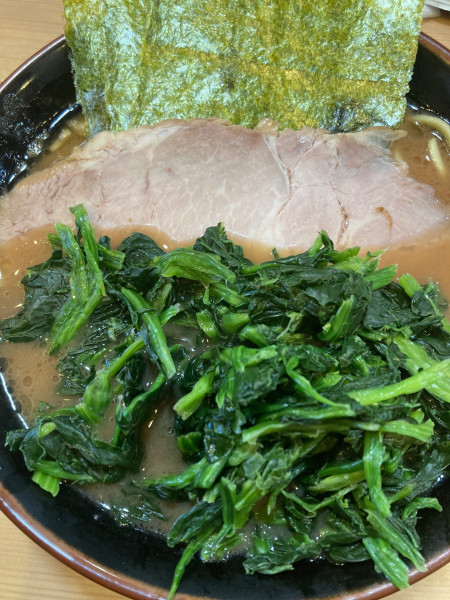 「ラーメン（ほうれん草増し）」@横浜家系らーめん 武道家 賢斗の写真